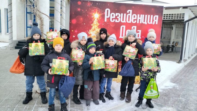 Посещение новогоднего балла.